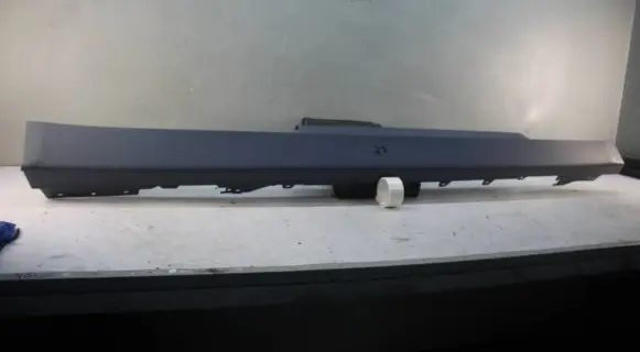 Foot area side trim