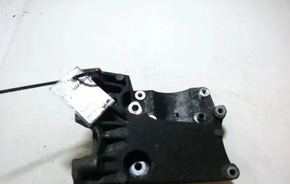 Ford Focus Engine mounting bracket 4m5q19d624cc