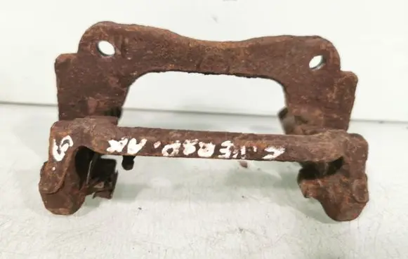 Toyota Corolla Verso AR10 Brake caliper pad carrier rear 