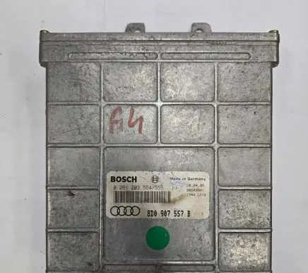 Audi A4 S4 B5 8D Engine control unit/module 8D0907557B 26SA3901 0261203554