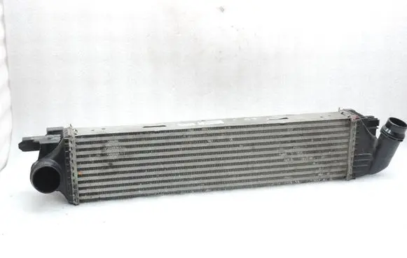 Opel Vivaro Intercooler air channel guide 4422267 93868350