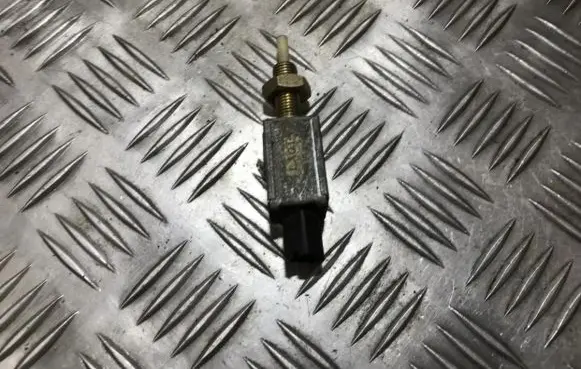 Mazda MX-5 NA Miata Brake pedal sensor switch lao1