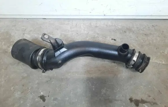 Land Rover Discovery 4 - LR4 Intercooler hose/pipe AH229F876BB