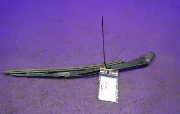 Mitsubishi Space Star Rear wiper blade arm
