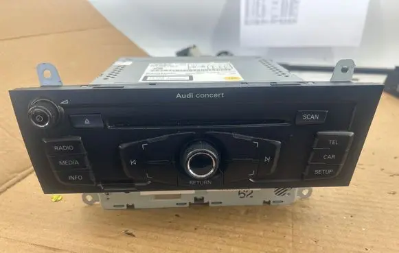 Audi A4 S4 B8 8K Radio/CD/DVD/GPS head unit 8T2035186P CQJA1971G
