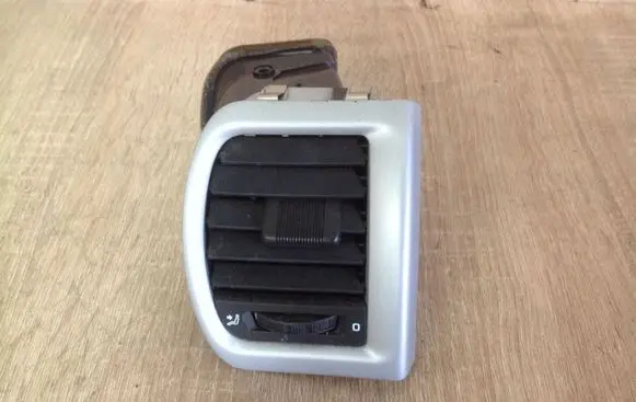 Skoda Fabia Mk2 (5J) Dashboard side air vent grill/cover trim 5J0819702
