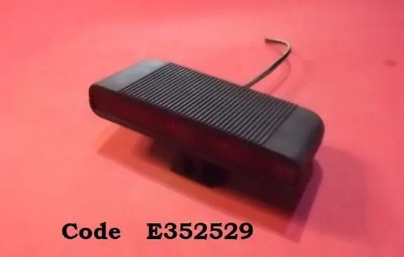 Mitsubishi Lancer Third/center stoplight E352529