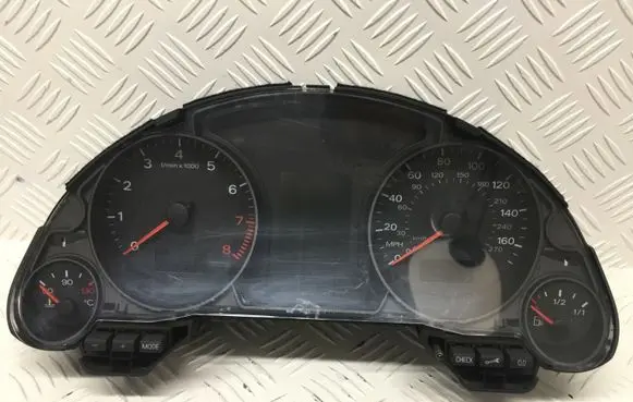 Audi A3 S3 8P Speedometer (instrument cluster) 8P0920982A