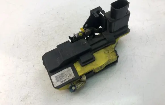 Volvo XC90 Coupe door lock (next to the handle) 30634626