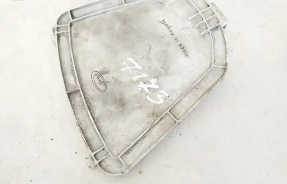 Chrysler Voyager Headlight/headlamp dust cover