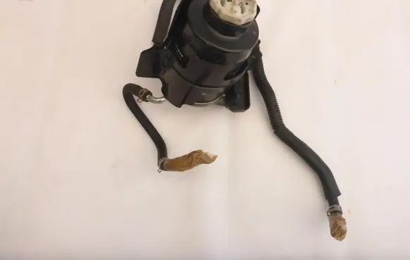 Mazda 3 III Fuel filter housing 