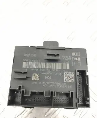 Volkswagen Touran III Door control unit/module 5Q0959593B 5Q0959593E