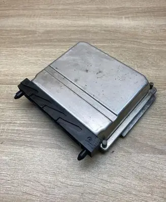 Volvo V70 Engine control unit/module ECU 08667710A 0281010319