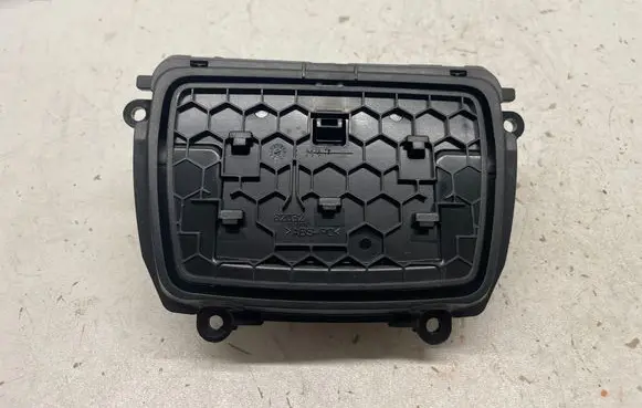 BMW 5 F10 F11 Ashtray (front) 9206347 82031001