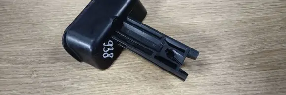Mercedes-Benz C W203 Hand brake release handle 2034270620