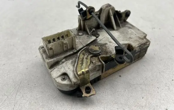 Peugeot 406 Front door lock
