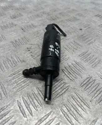 BMW 3 E90 E91 Headlight washer pump 8377430