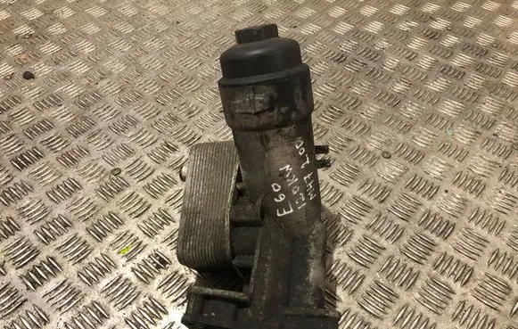 BMW 5 E60 E61 Engine oil radiator 6740373126