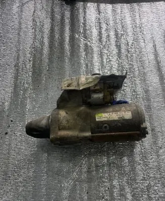 Mercedes-Benz E W211 Starter motor A0051517701 D7G14
