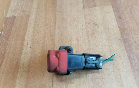 Land Rover Freelander Fuel cut-off switch WQT100080 020725B10