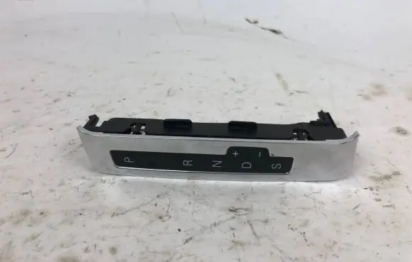 Audi Q7 4L Gear shifter surround trim plastic 4L1713463A 155047101018