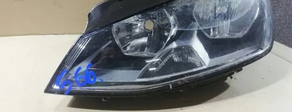 Volkswagen Golf VII Headlight/headlamp
