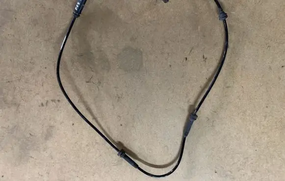 BMW X3 F25 ABS brake wheel speed sensor 8689292