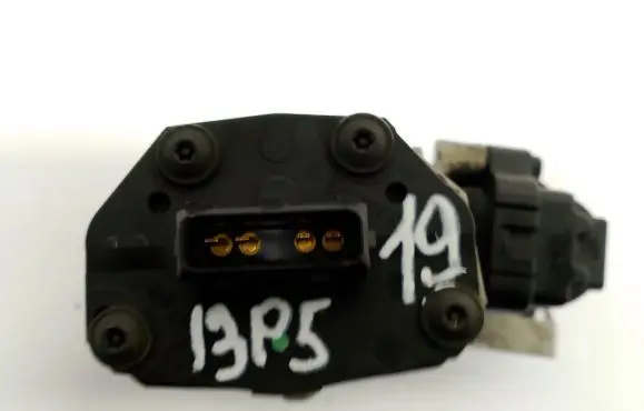 Volkswagen Golf III Throttle valve 0438201509