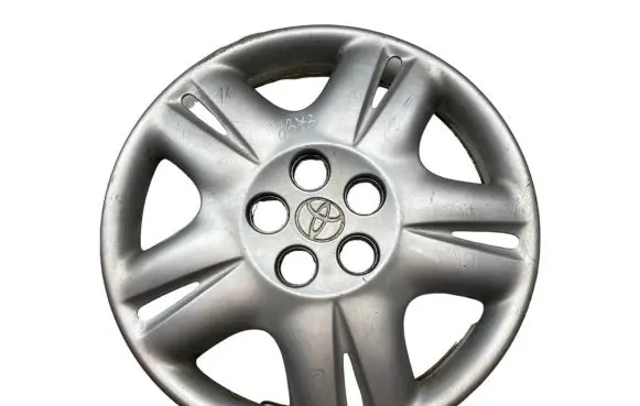 Toyota Avensis T220 R15 wheel hub/cap/trim 4260205060