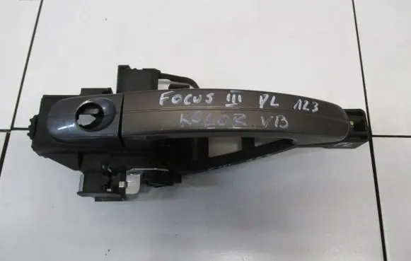 Ford Focus Loading door exterior handle/bracket 