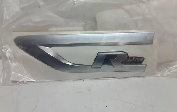 Volkswagen Tiguan Fender model badge letters 5NA853688A