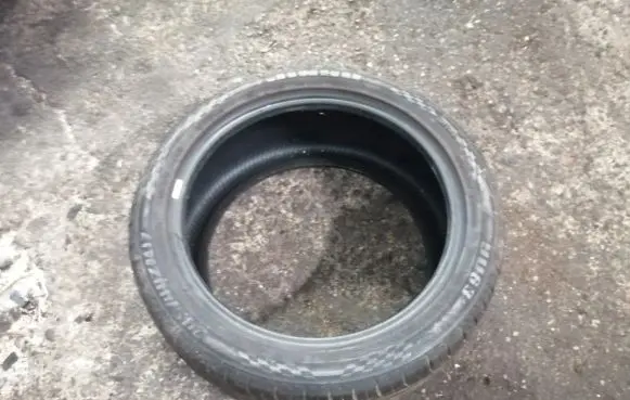 Volkswagen Golf IV R17 summer tire 24540R17