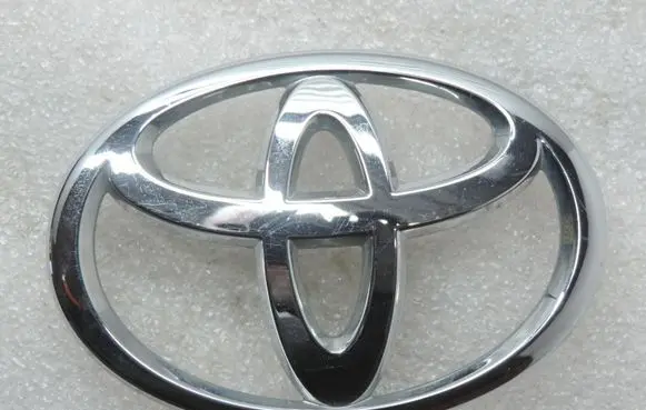 Toyota Yaris Manufacturer badge logo/emblem 754310D120