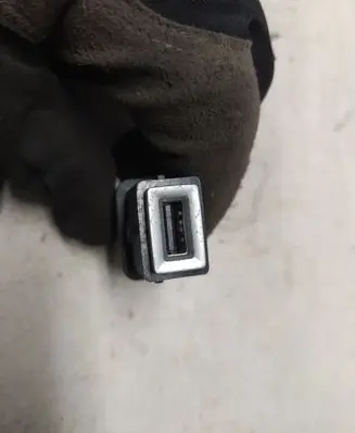 Peugeot 2008 II USB socket connector 9824334377