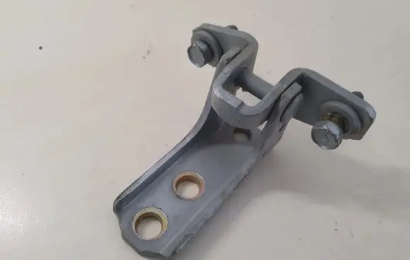 Mitsubishi Outlander Front door upper hinge
