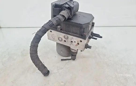 Audi A8 S8 D3 4E ABS Pump 4E0614517E