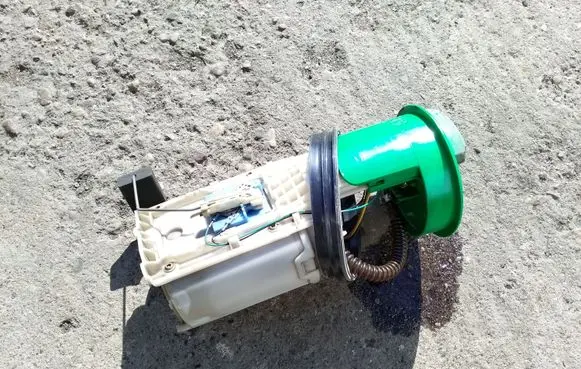 Volkswagen Touran I Fuel injection high pressure pump 1T0919051A