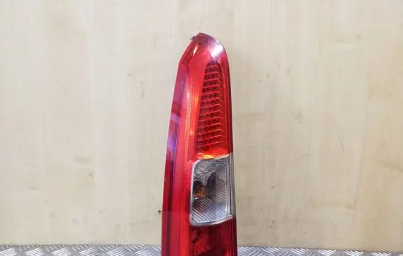 Volvo V70 Rear/tail lights 30643330