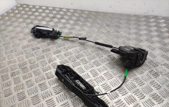 Peugeot 308 Rear door lock 9835418180