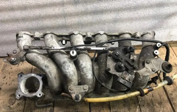 Mercedes-Benz S W126 Intake manifold R1101413701