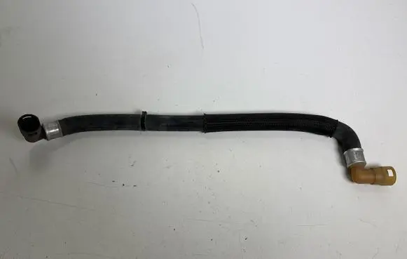Ford Mustang VI Engine coolant pipe/hose FR3318K579BA