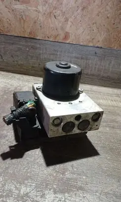 Volvo V70 ABS Pump P30714952