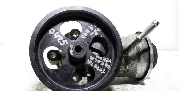 Toyota Corolla Verso AR10 Power steering pump 12180