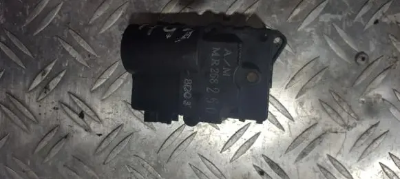 Mitsubishi Carisma Air flap motor/actuator mr268260 8d03