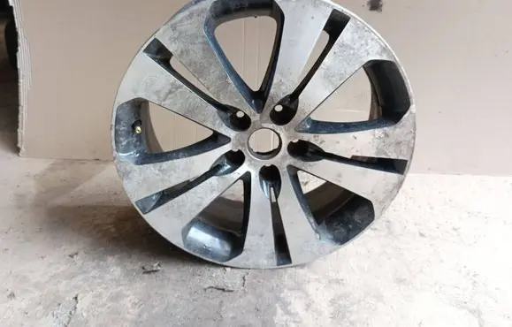 R18 alloy rim