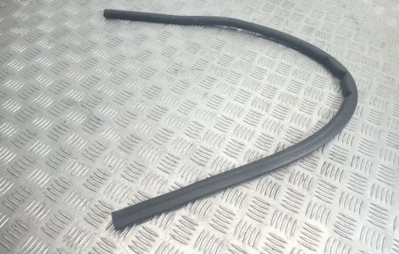 BMW 1 E81 E87 Engine compartment rubber 