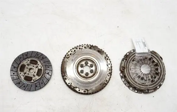 Renault Clio IV Clutch set kit 302102934R
