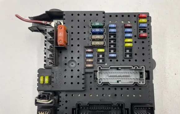 Volvo XC90 Fuse module 8676391 12217799 06W6333