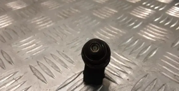 Fuel injector