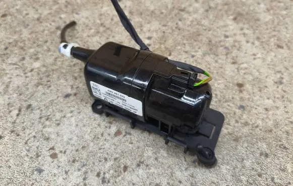 Audi A4 S4 B9 8W Seat adjustment motor 8W0881073 008174600E L0430800XX
